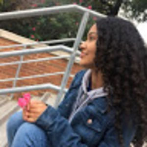 Meet your Posher, Julissa